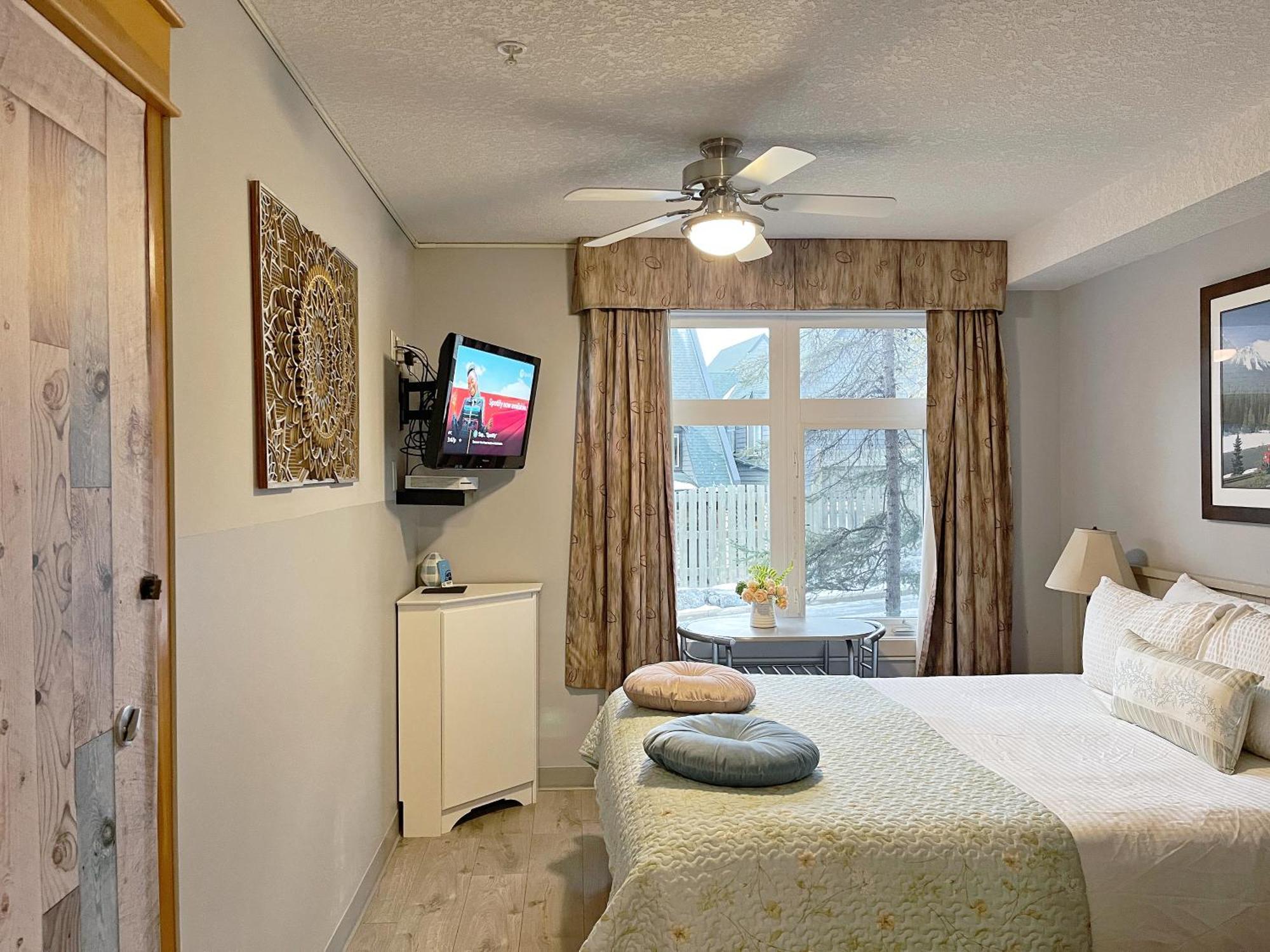 Windtower Lodge Queen Bed Suite-Ugparking&Walking2Dt Canmore Eksteriør bilde