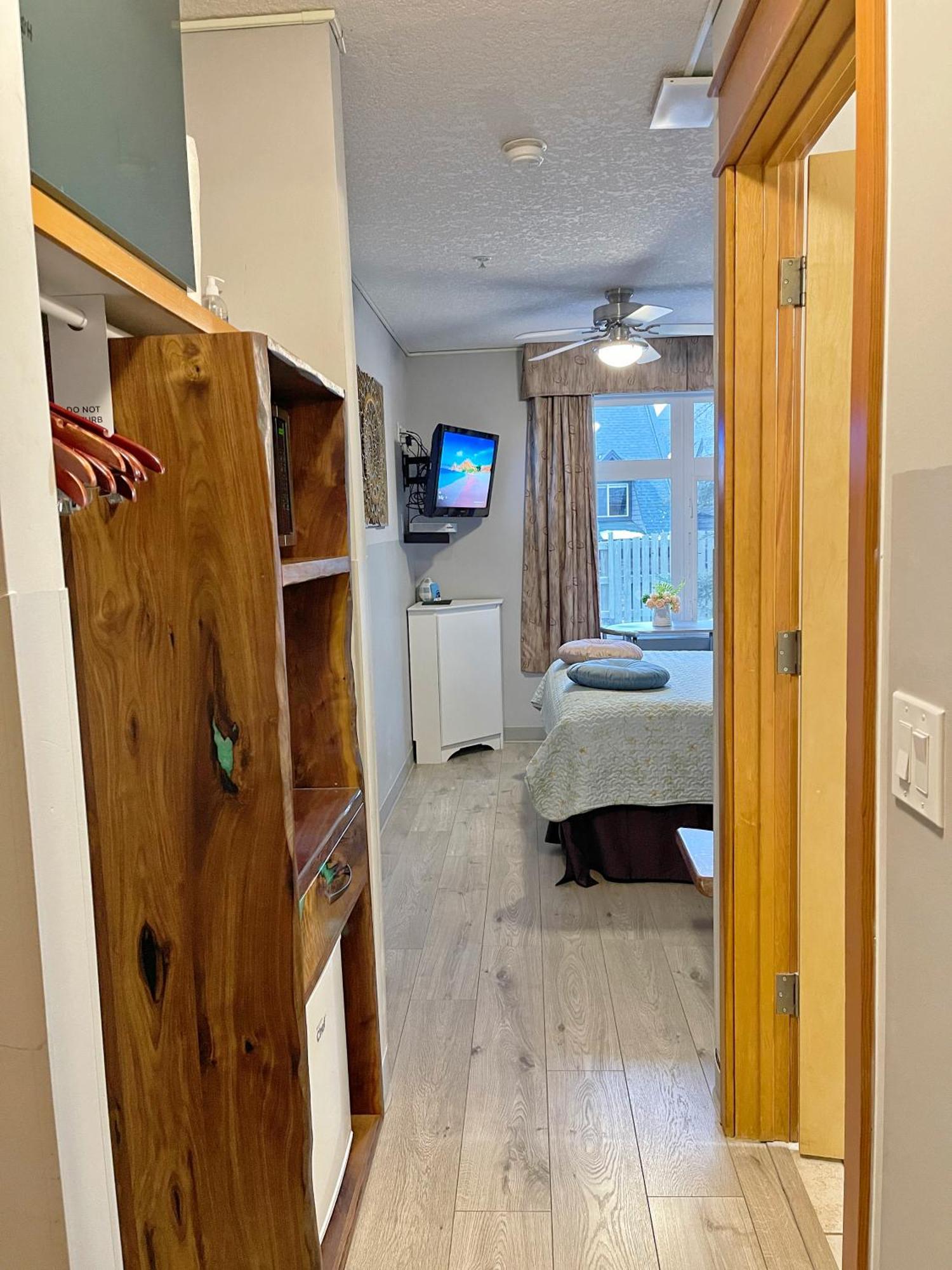 Windtower Lodge Queen Bed Suite-Ugparking&Walking2Dt Canmore Eksteriør bilde